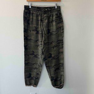 Soft Surroundings Rila Weekend Green Camo Jogger Pants Size Medium